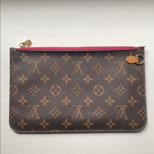 Louis Vuitton Monogram Neverfull Pochette